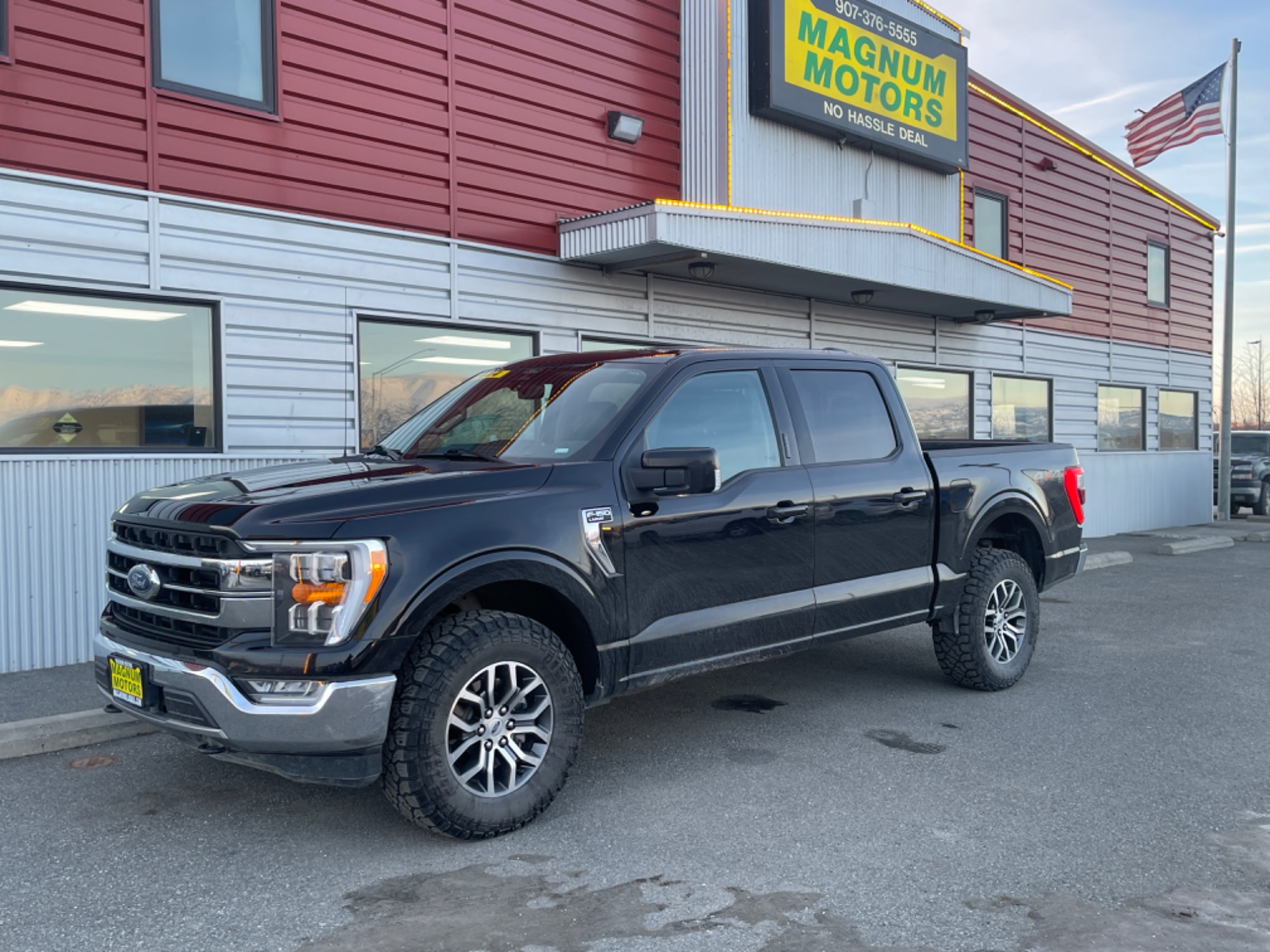 photo of 2021 Ford F-150 LARIET SuperCrew 5.5-ft. Bed 4WD